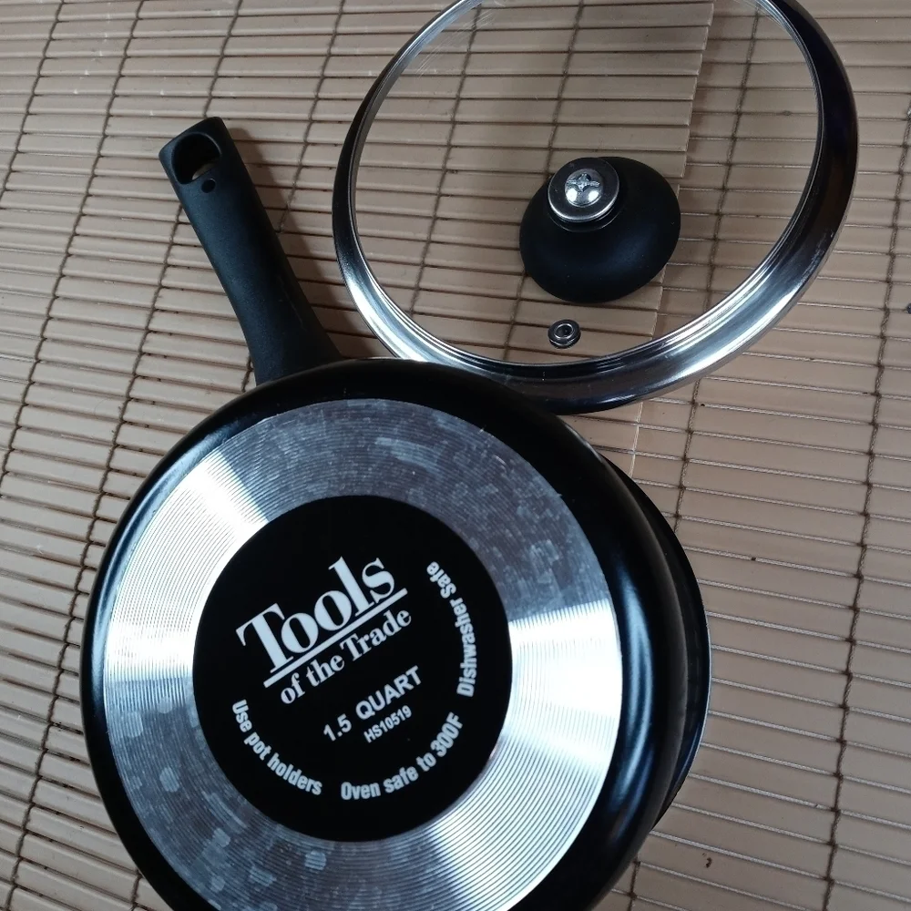 Tools of the Trade 1.5 Quart Black Enamel Pot w/ Lid non-stick coating HS10519